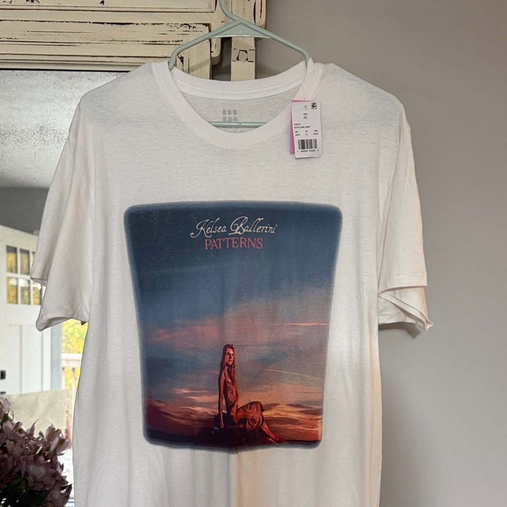 Kelsea ballerini Graphic T-Shirt with Artistic Print concert